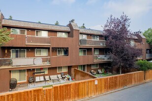1001 68 Ave SW in Calgary, AB - Building Photo