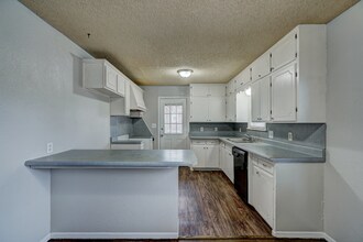 547 SW 49th St in Oklahoma City, OK - Building Photo - Building Photo