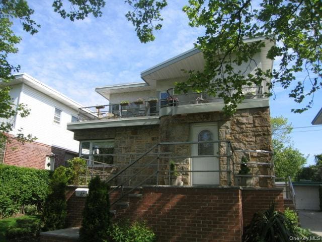 property at 411 W Park Ave