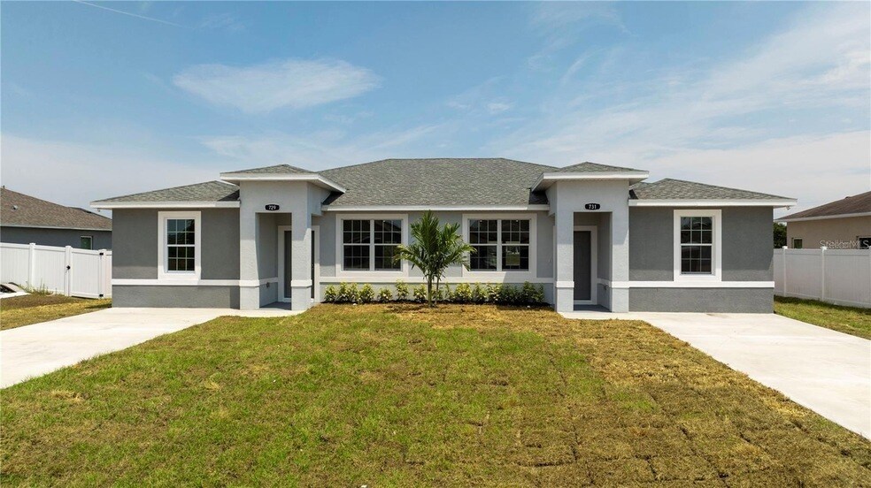 875 Colville Dr in Kissimmee, FL - Building Photo