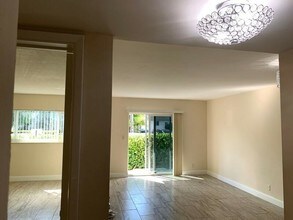 1475 SE 15th St-Unit -108 in Fort Lauderdale, FL - Building Photo - Building Photo