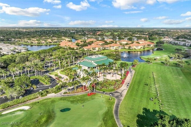 1560 Clermont Dr in Naples, FL - Foto de edificio - Building Photo