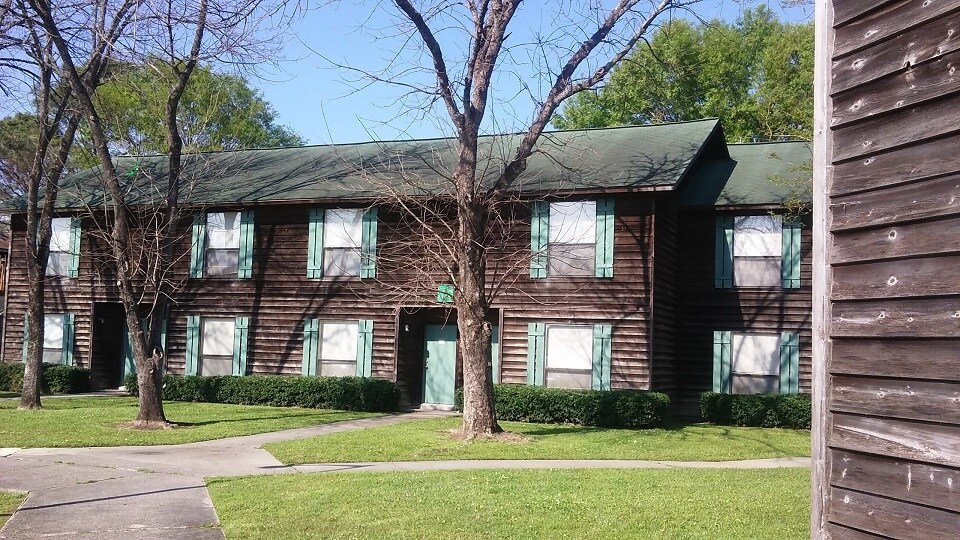 Bayou Fountain Townhouses in Baton Rouge, LA - Building Photo