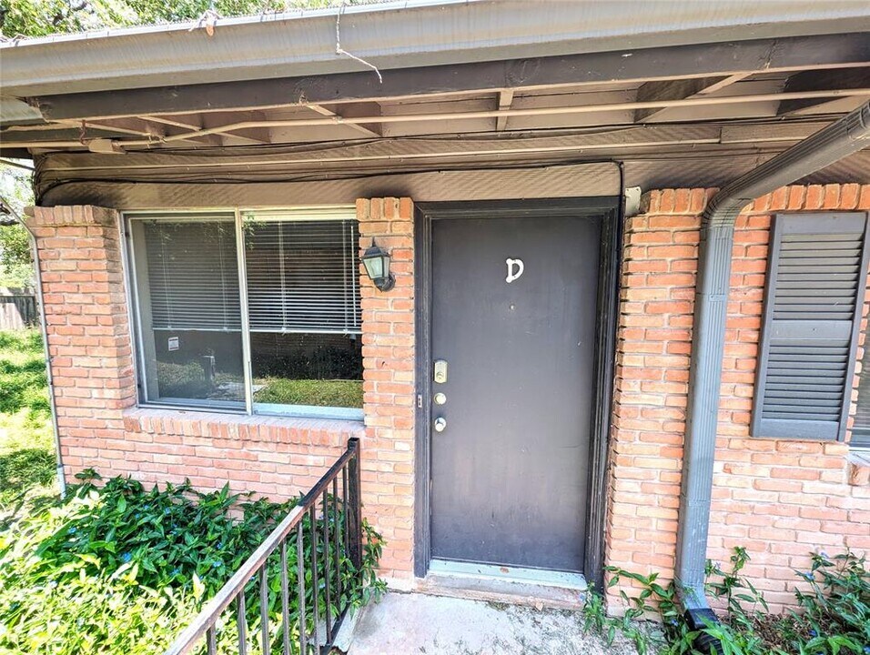 6904 Circle S Rd in Austin, TX - Building Photo