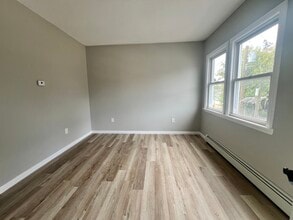 342 Morrissee Ave, Unit 1 in Haledon, NJ - Building Photo - Building Photo