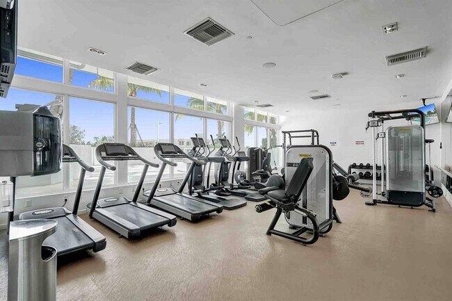 401 N Birch Rd, Unit 502 in Fort Lauderdale, FL - Foto de edificio - Building Photo
