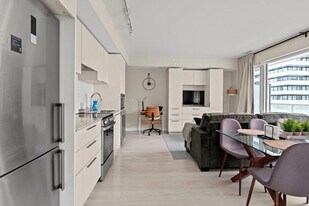 501 Yonge St, Unit SI ID1345961P in Toronto, ON - Building Photo