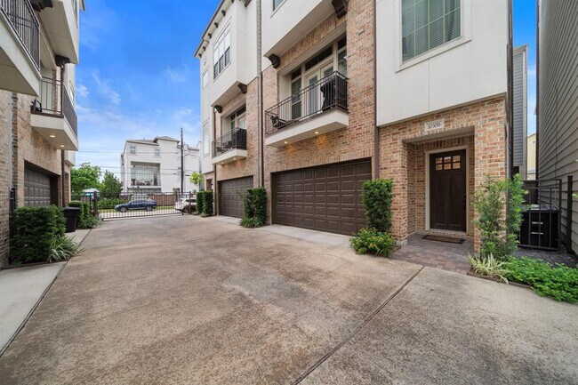 1030 W 26th St in Houston, TX - Building Photo - Building Photo