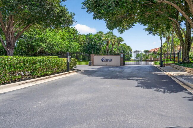 401 Ocean Bluffs Blvd in Jupiter, FL - Foto de edificio - Building Photo