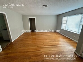 712 Cardinal Cir in Pasadena, TX - Foto de edificio - Building Photo