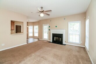 319 Freeman Forest Dr in Newnan, GA - Building Photo - Building Photo