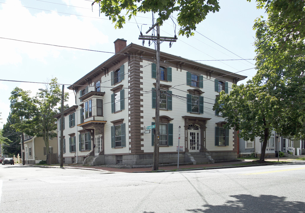 355 Essex St in Salem, MA - Foto de edificio