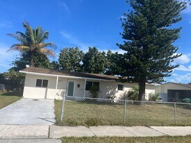 19827 SW 118th Pl in Miami, FL - Building Photo