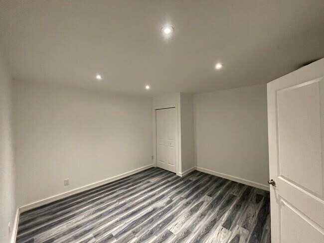 516 Paterson Plank Rd in Jersey City, NJ - Building Photo - Building Photo