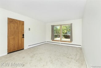 3220 Shenandoah Dr in Royal Oak, MI - Building Photo - Building Photo