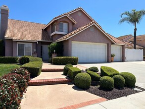 39164 Silktree Dr in Murrieta, CA - Foto de edificio - Building Photo