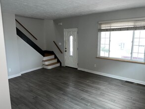 527 Flynn Ave in Carnegie, PA - Building Photo - Building Photo