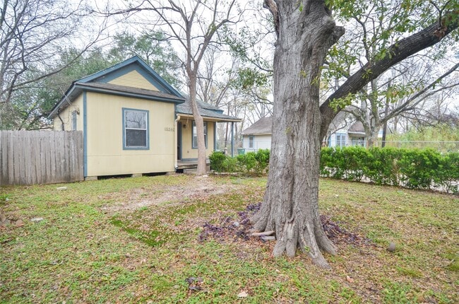 10340 Tanner Rd in Houston, TX - Building Photo - Building Photo