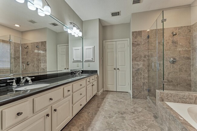 property at 3 Amber Sky Pl