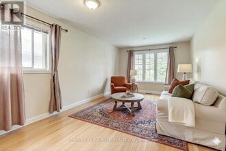 194 Livingstone St E in Barrie, ON - Building Photo - Building Photo