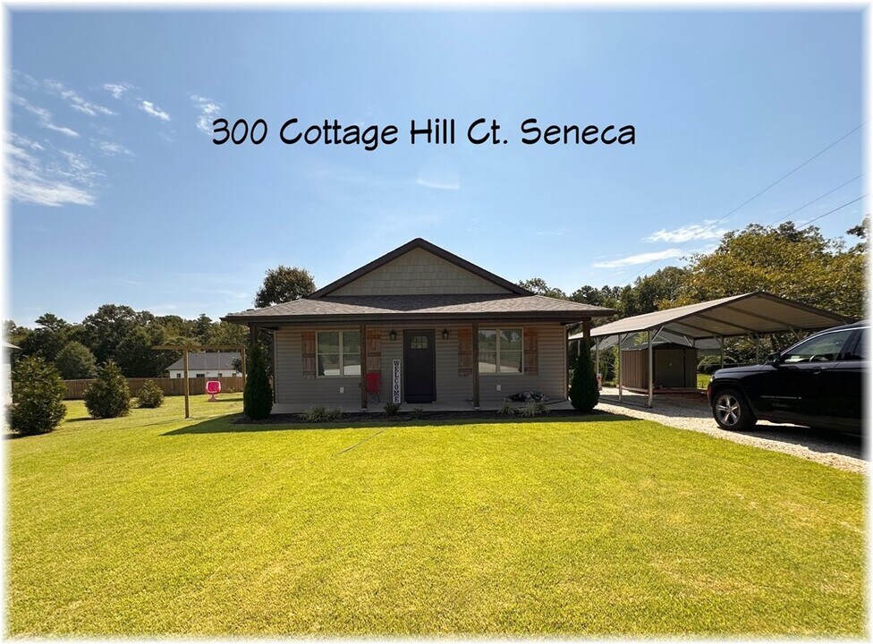 300 Cottage Hl Ct in Seneca, SC - Foto de edificio