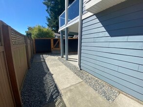 4823 Vista View Crescent in Nanaimo, BC - Building Photo - Building Photo