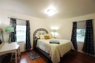 1712 Oak St NW in Center Point, AL - Building Photo - Building Photo