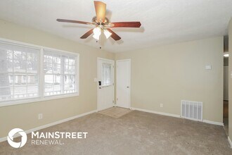 5329 Denny Dr in Atlanta, GA - Building Photo - Building Photo