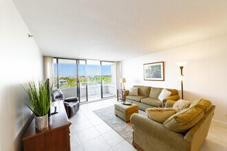 3555 S Ocean Blvd in South Palm Beach, FL - Building Photo - Building Photo