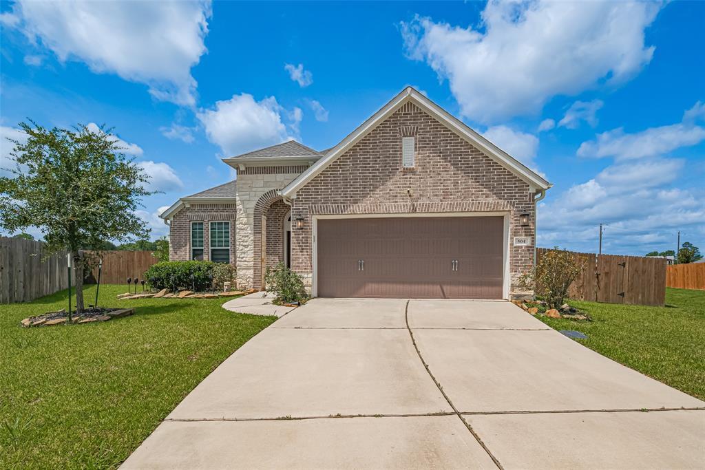 504 Billingsgate Chase in Conroe, TX - Building Photo