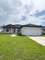 475 Sunset Rd N in Rotonda West, FL - Building Photo