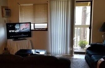 906 W 2nd St in Cle Elum, WA - Building Photo - Building Photo