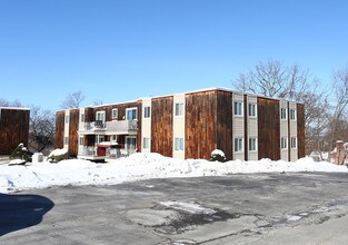 Brafferton Square Apartments in Rensselaer, NY - Building Photo - Building Photo