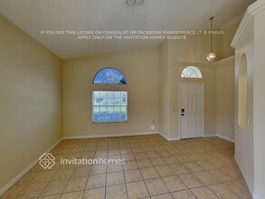 16725 Rolling Green Dr in Clermont, FL - Foto de edificio - Building Photo