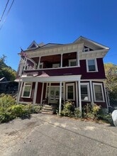 31 Dover St, Unit 1 in North Adams, MA - Foto de edificio - Building Photo