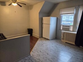 5731 N 5th St, Unit 2nd Floor in Philadelphia, PA - Foto de edificio - Building Photo