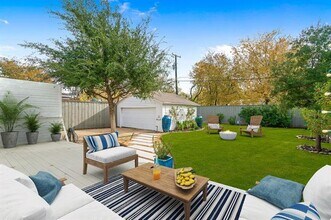 3622 S Versailles Ave in Dallas, TX - Building Photo - Building Photo