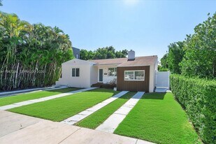 2350 SW 26th St in Miami, FL - Building Photo