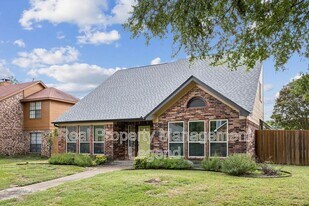 817 Sewell Dr in Lancaster, TX - Building Photo
