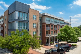 Oaks 5th Street Crossing at City Center in Garland, TX - Building Photo