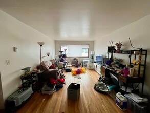 10253 W Cleveland Ave in West Allis, WI - Foto de edificio - Interior Photo