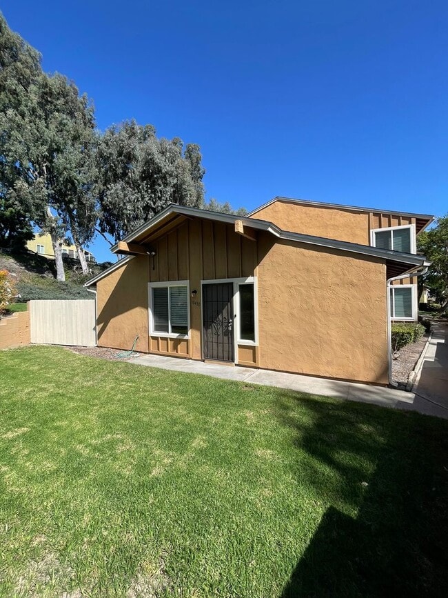 10430 Caminito Sulmona in San Diego, CA - Building Photo - Building Photo