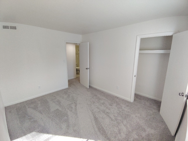 600 Reusens Rd, Unit D38 in Lynchburg, VA - Building Photo - Building Photo