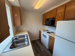 4538 Wiggins Rd SE in Olympia, WA - Building Photo - Building Photo