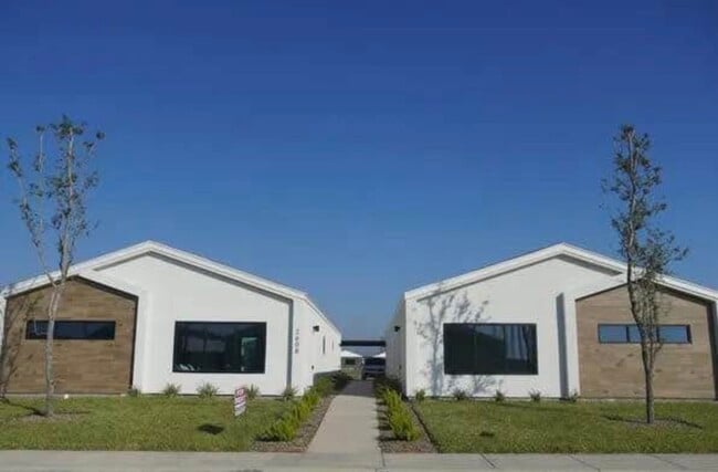 property at 608 Oriole Rd