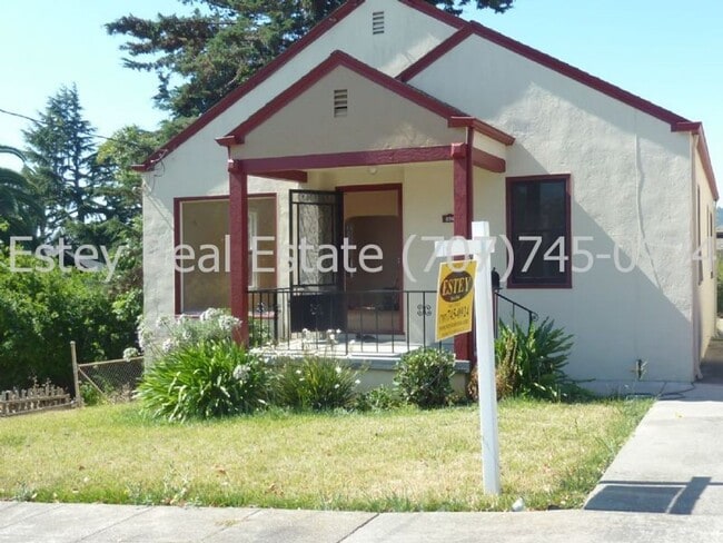 226 W H St in Benicia, CA - Foto de edificio - Building Photo