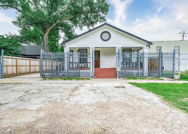 1106 Ashland St in Houston, TX - Foto de edificio - Building Photo