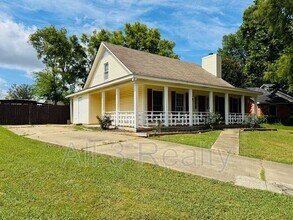 5733 Hitching Post Ct in Montgomery, AL - Building Photo - Building Photo
