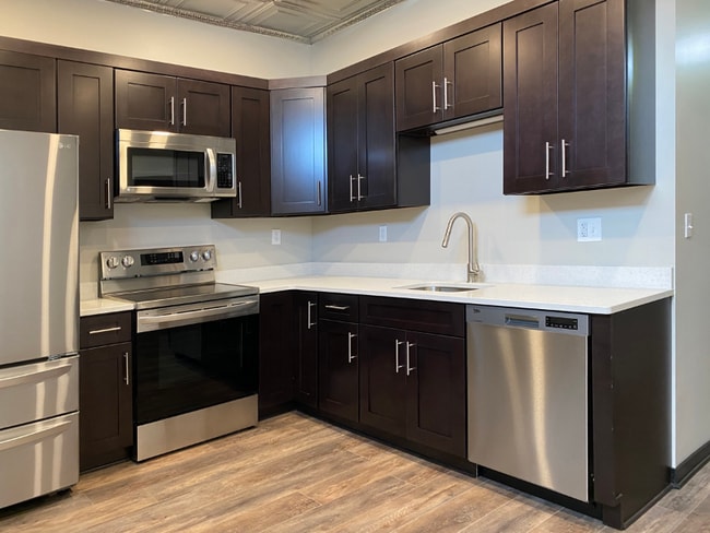 2416 E Carson St in Pittsburgh, PA - Building Photo - Building Photo