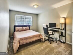 6520 Roswell Rd in Sandy Springs, GA - Building Photo - Building Photo